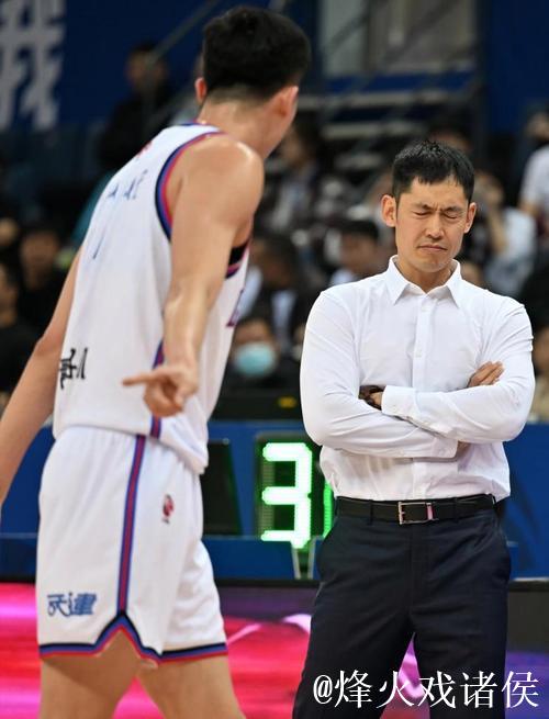 张庆鹏率北控今夜迎战旧主天津 张庆鹏率北控今夜迎战旧主天津